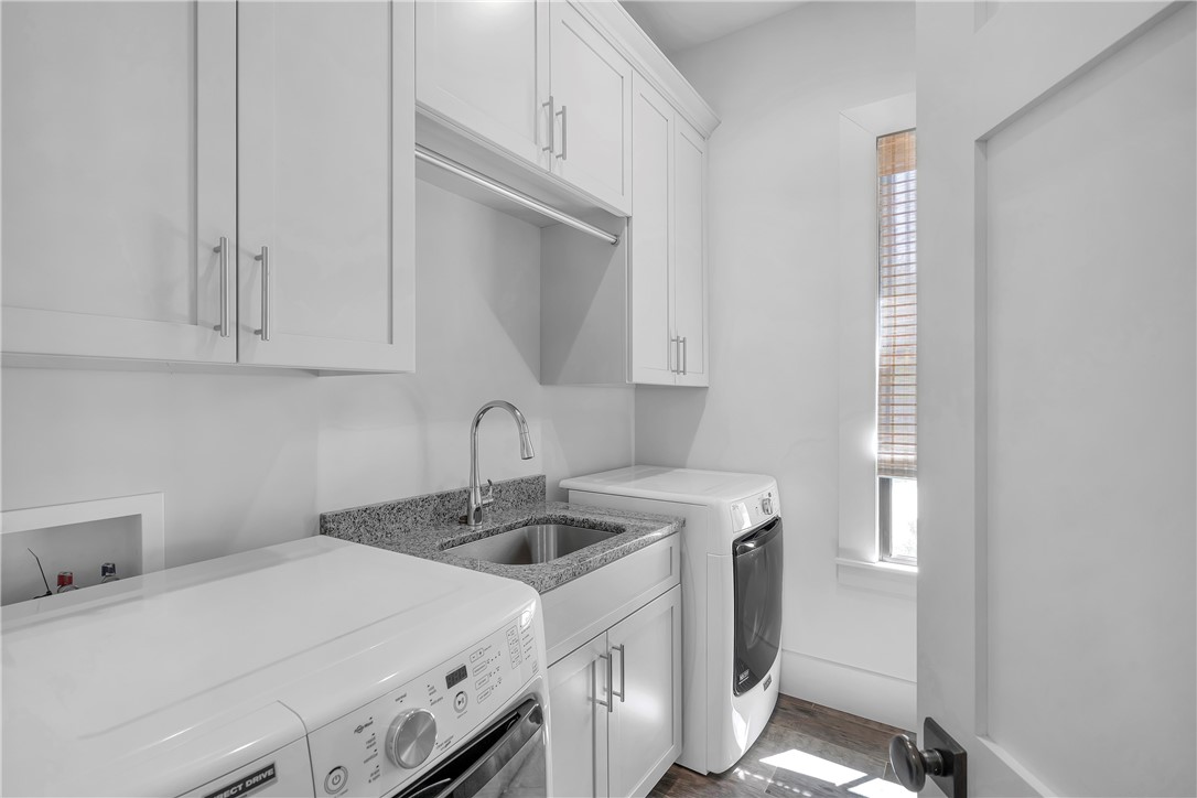 366 Peninsula Ridge
