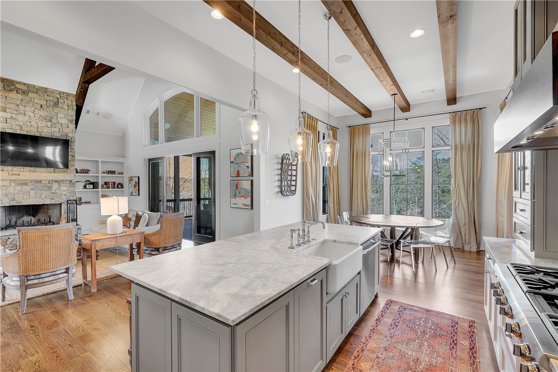 366 Peninsula Ridge