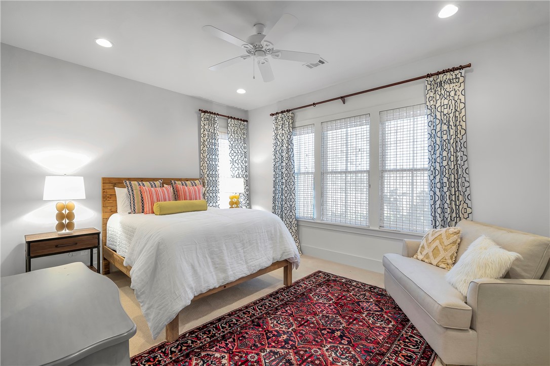 366 Peninsula Ridge