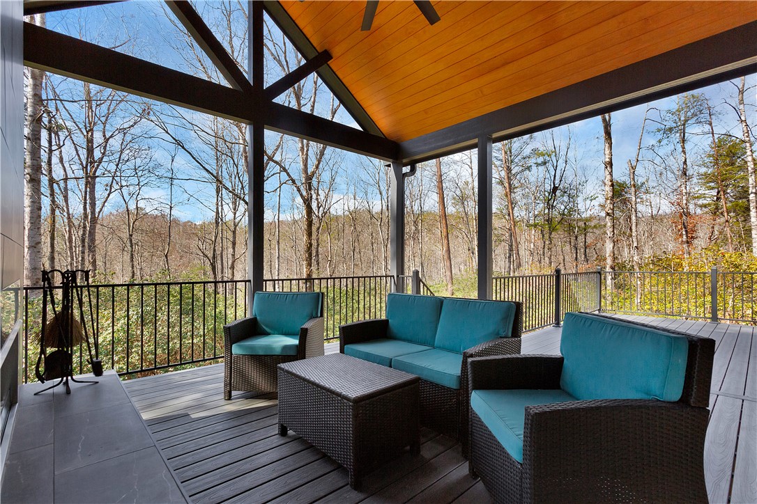 14 Laurel Cove Lane