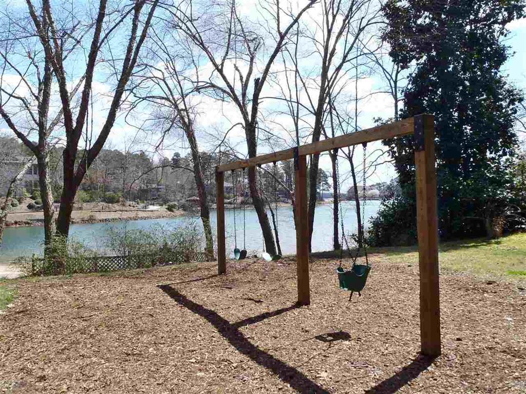 40 Pine Garden Way Drive