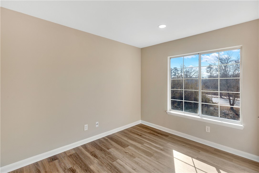 220 Elm Street #433