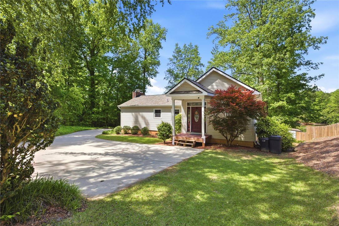 633 N Lake Drive