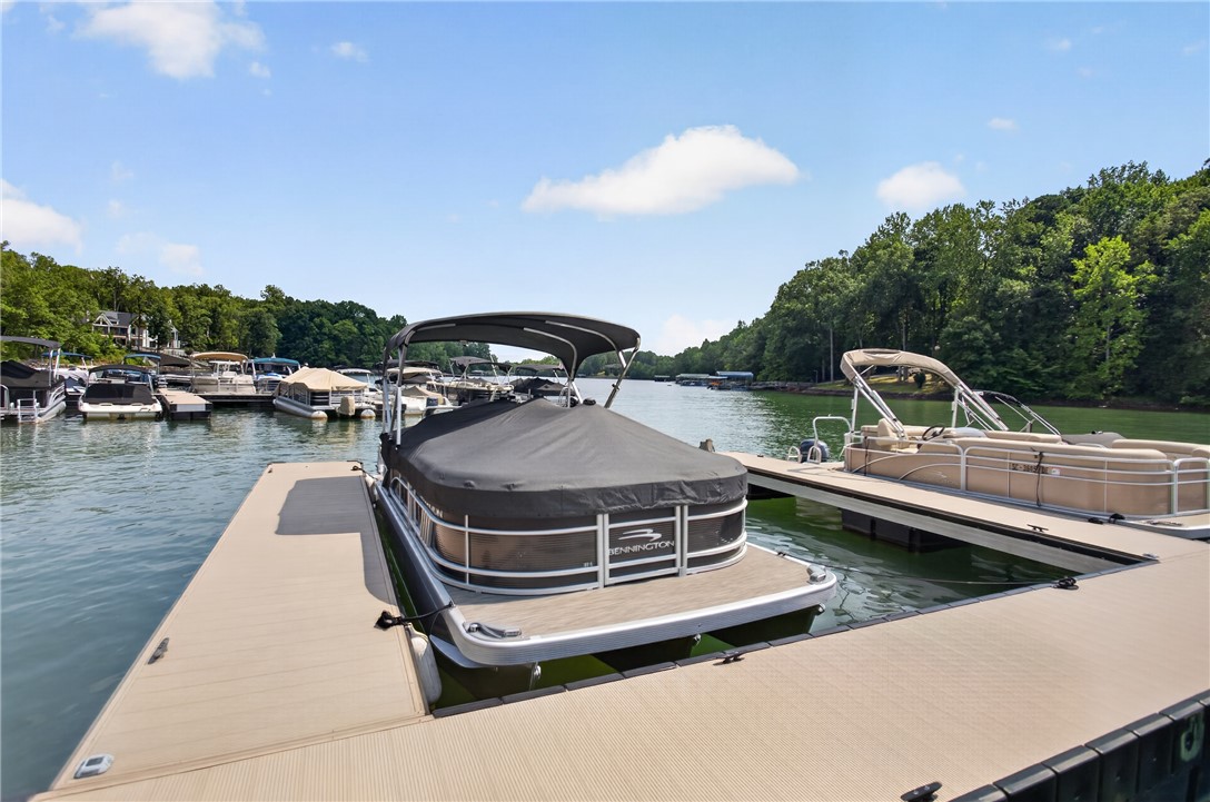 843 Little Bay Lane