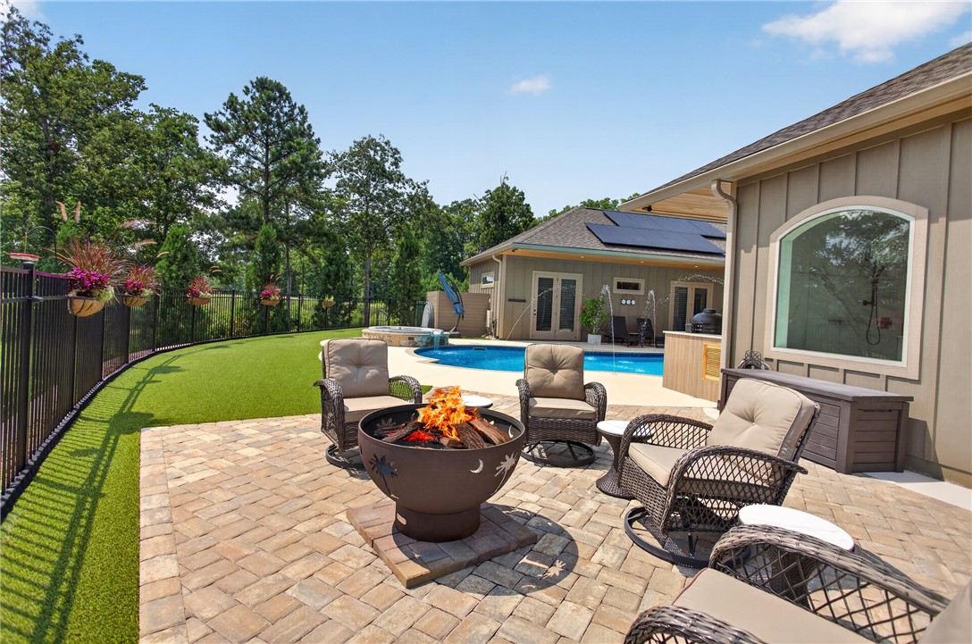 843 Little Bay Lane