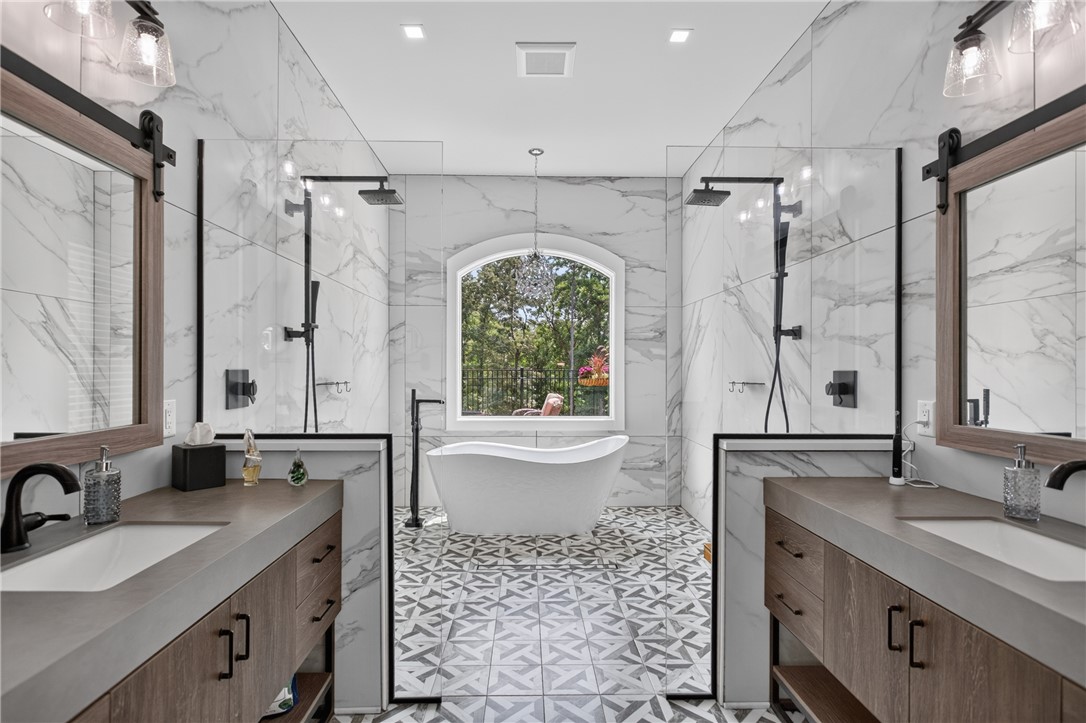843 Little Bay Lane
