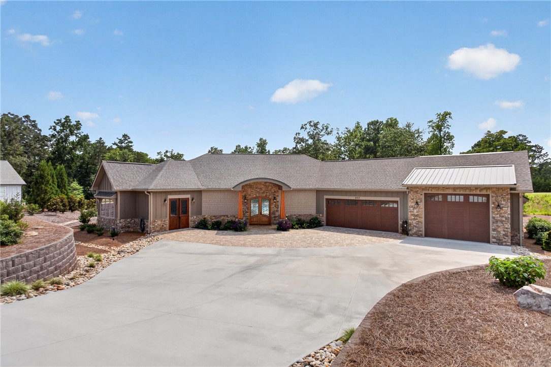 843 Little Bay Lane
