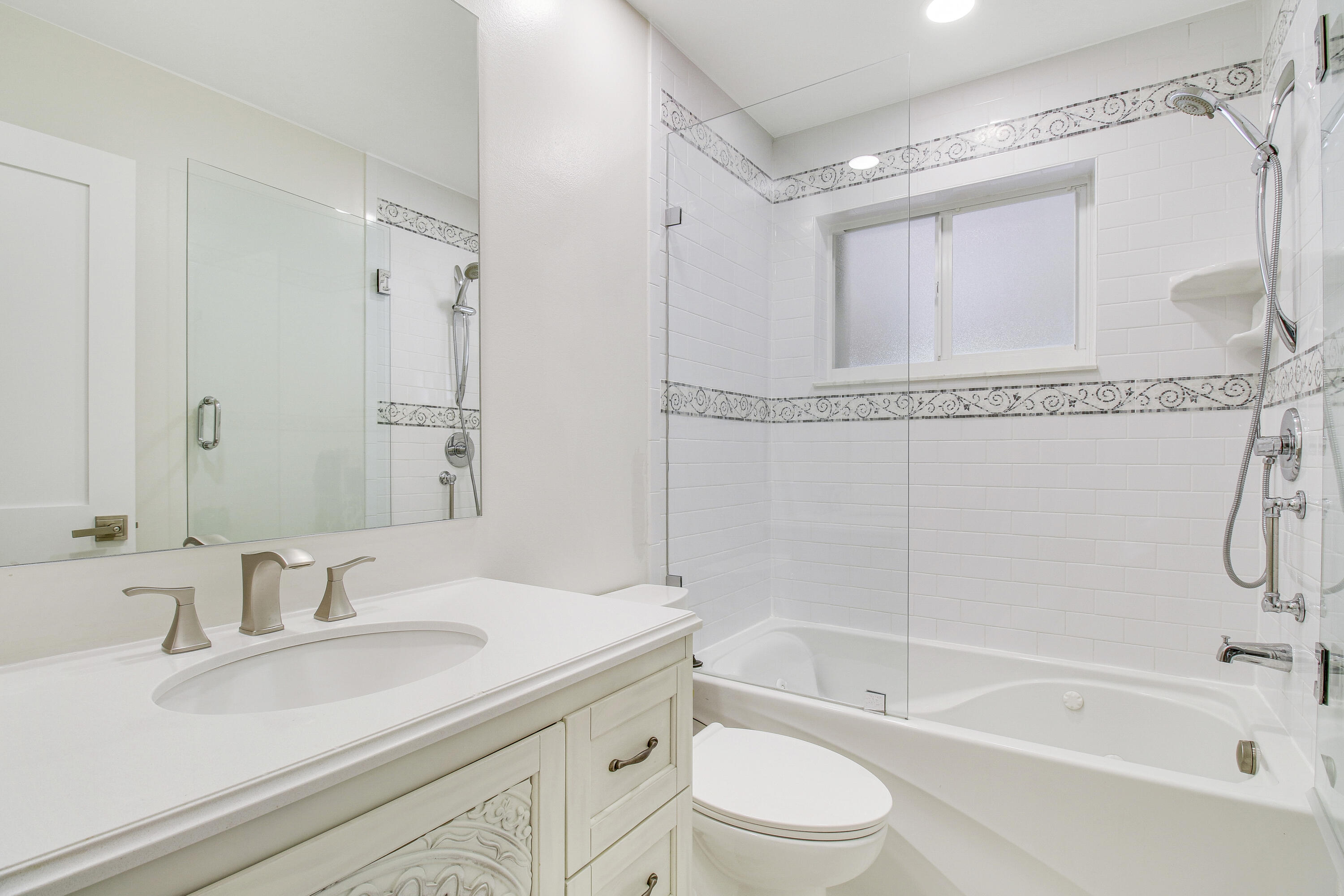 125 Clubhouse Boulevard