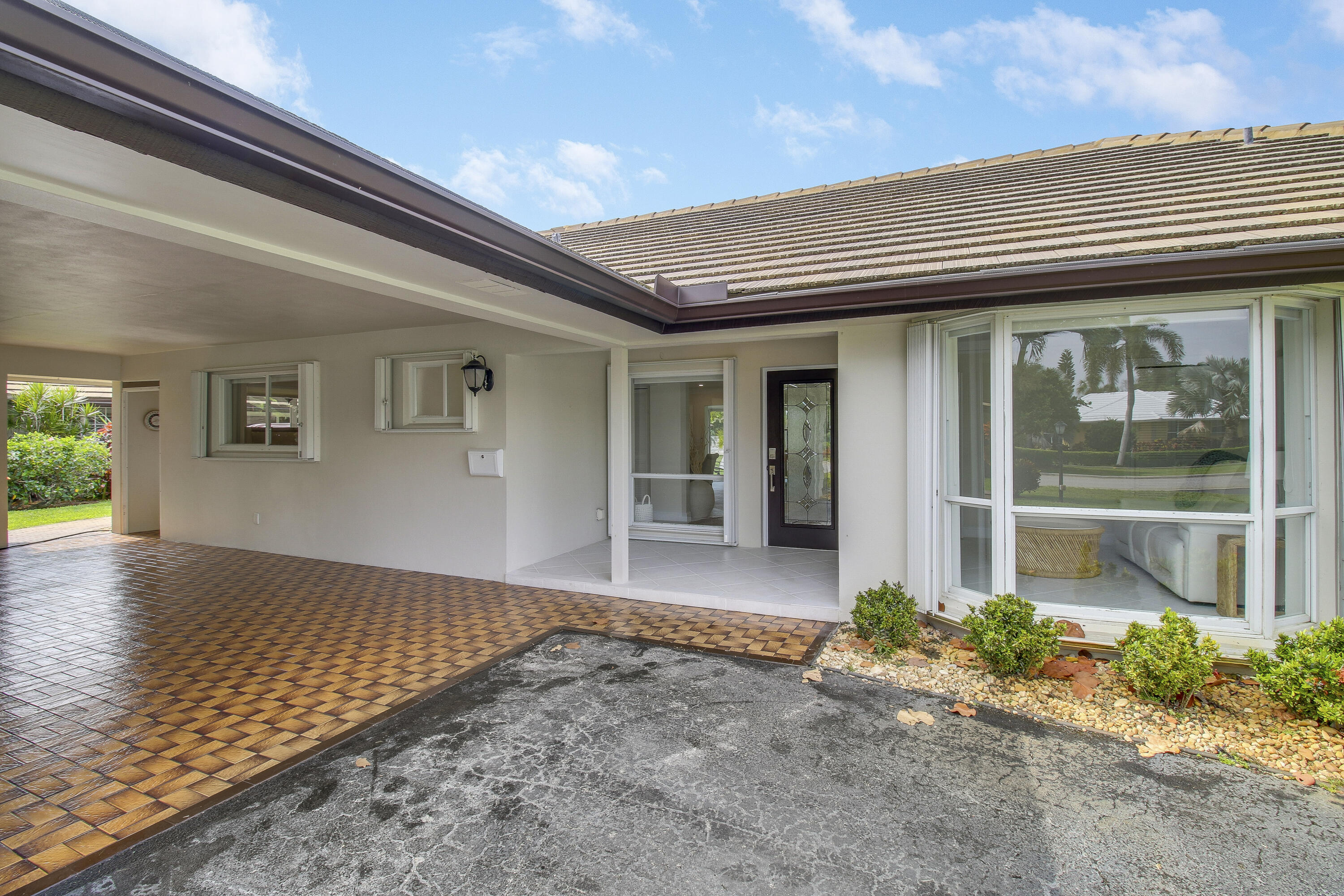 125 Clubhouse Boulevard