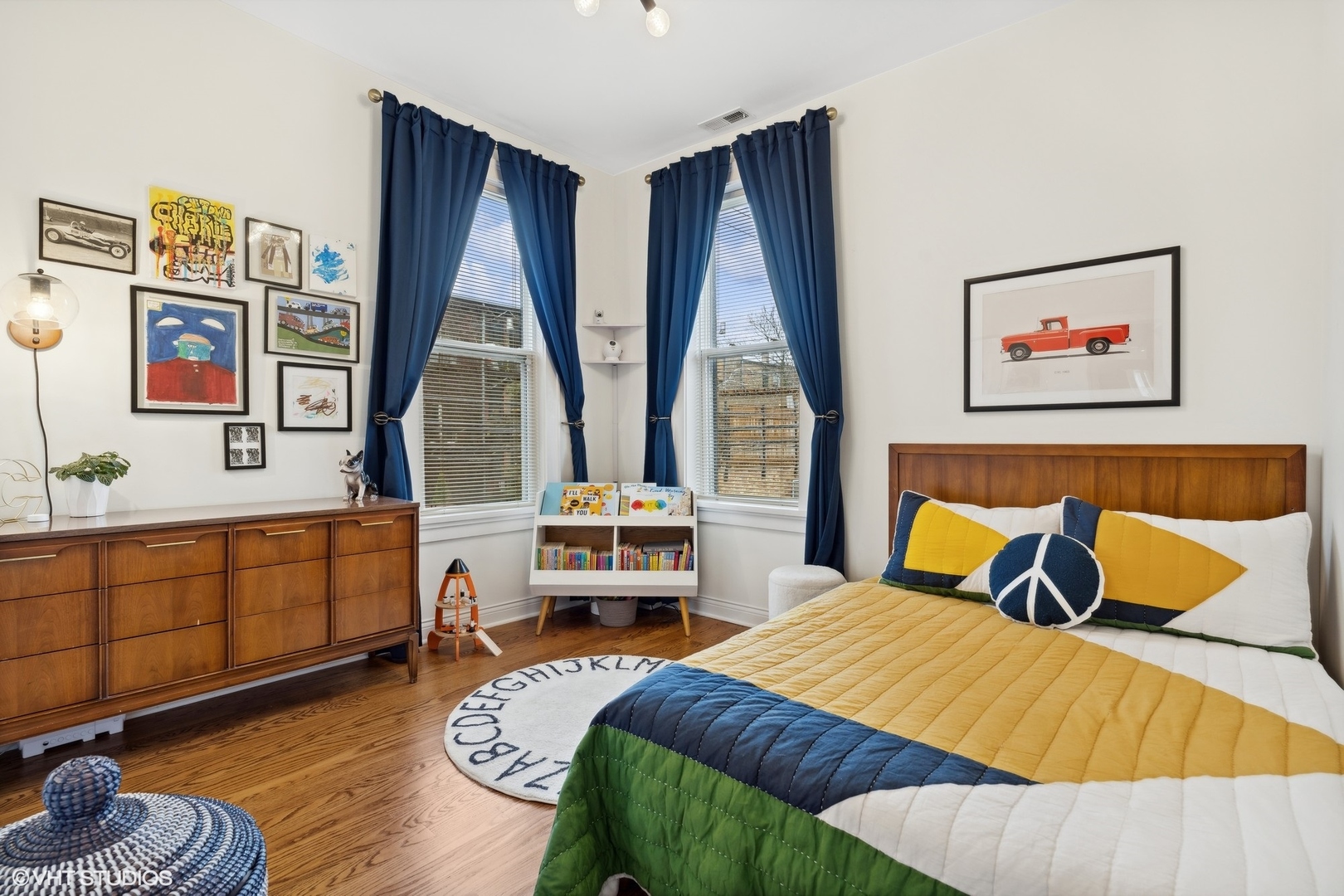 2616 N Whipple Street