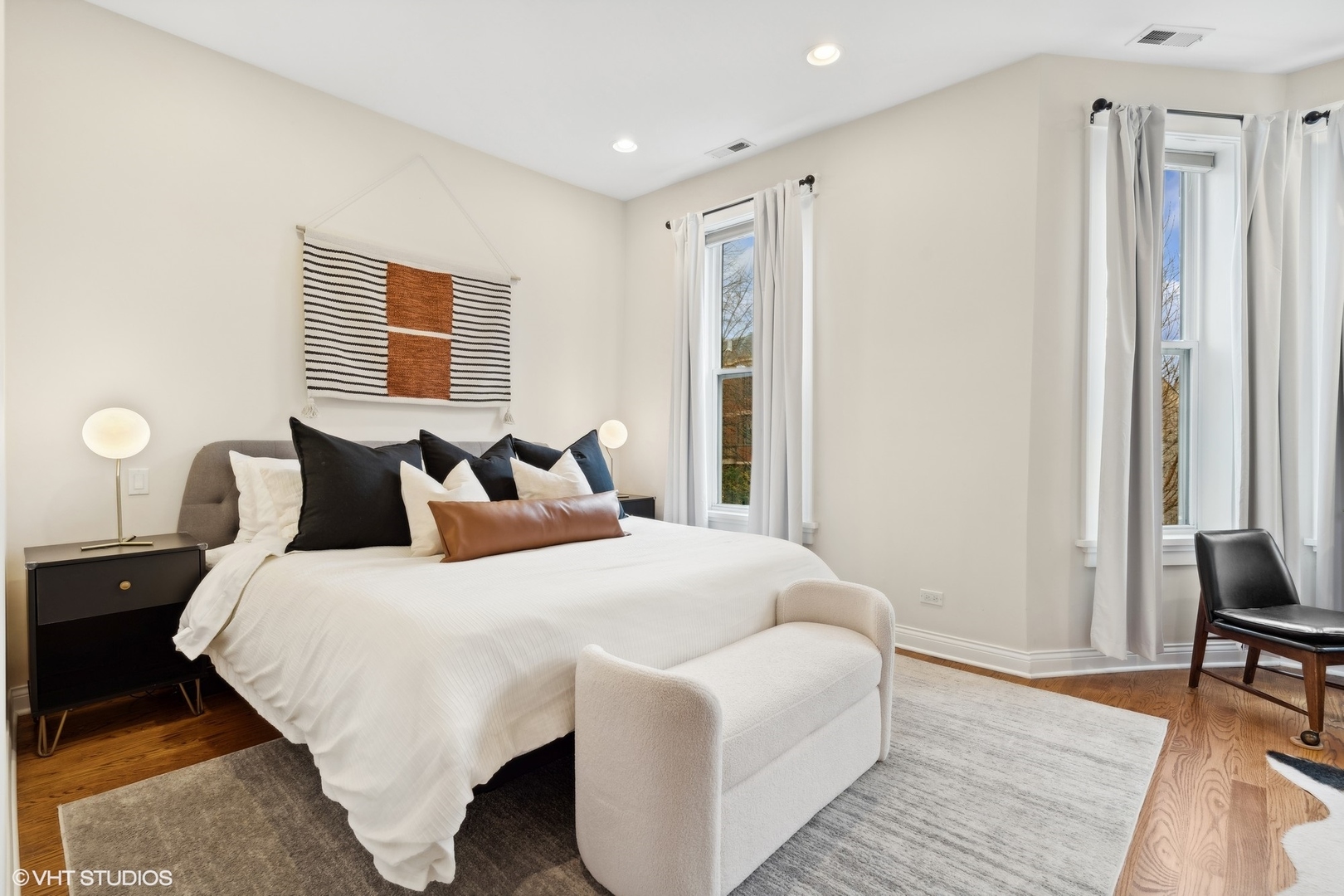 2616 N Whipple Street