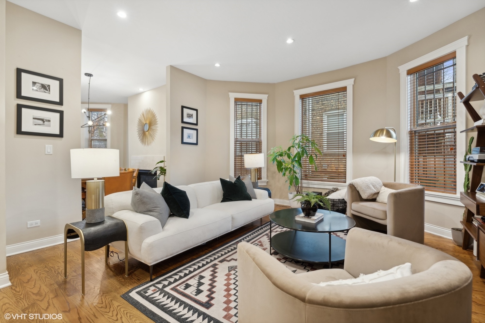 2616 N Whipple Street