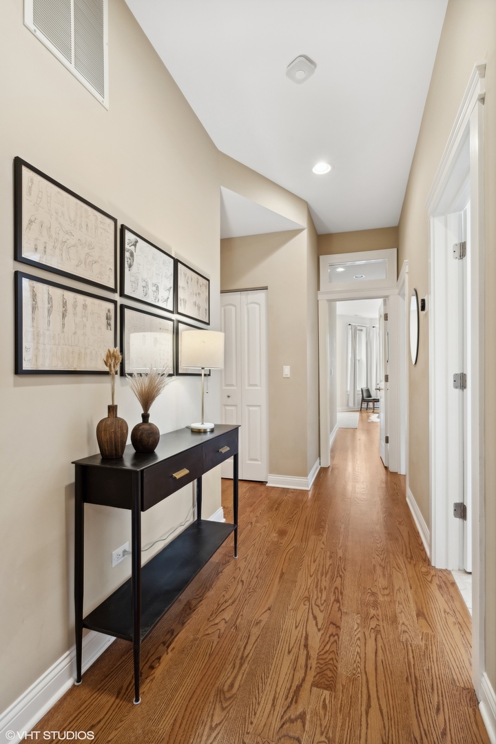 2616 N Whipple Street