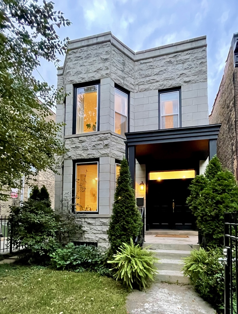 2616 N Whipple Street