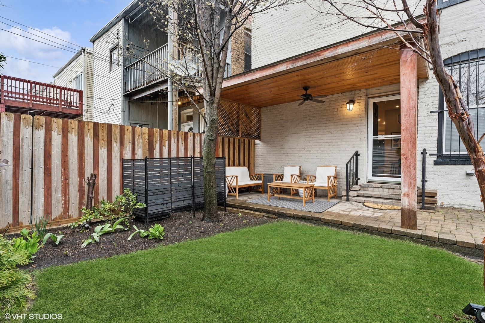 2616 N Whipple Street