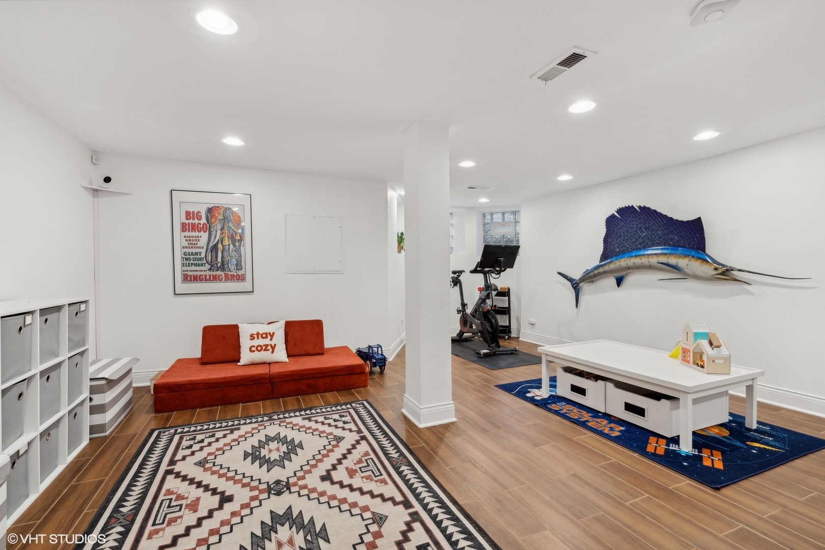 2616 N Whipple Street