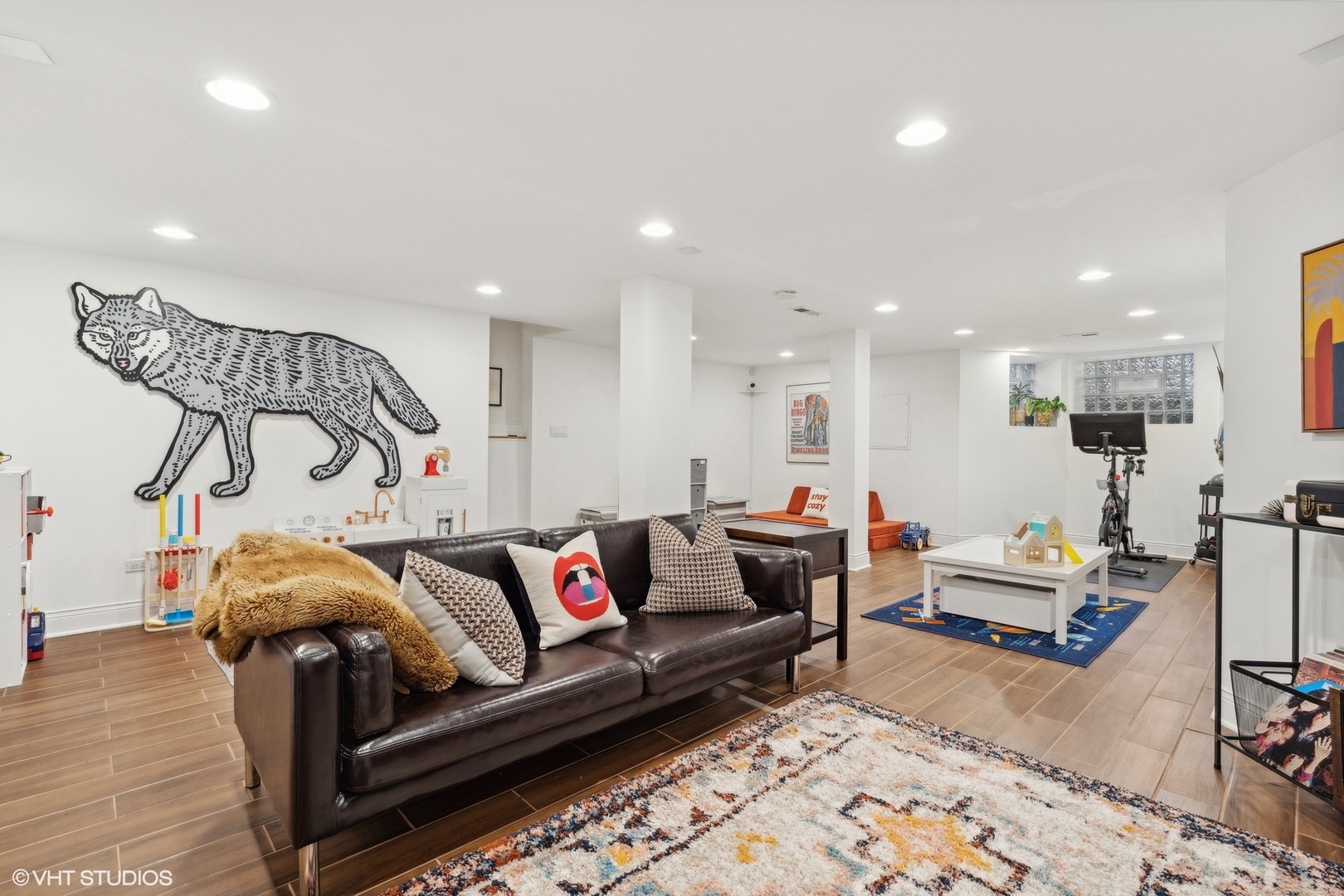 2616 N Whipple Street