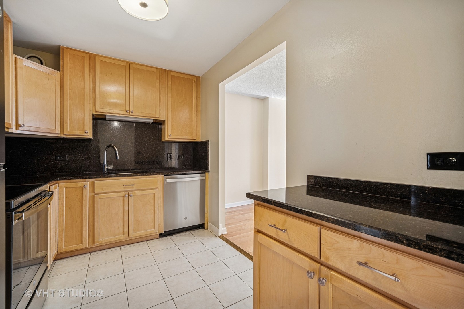 70 W Huron Street Unit: 606
