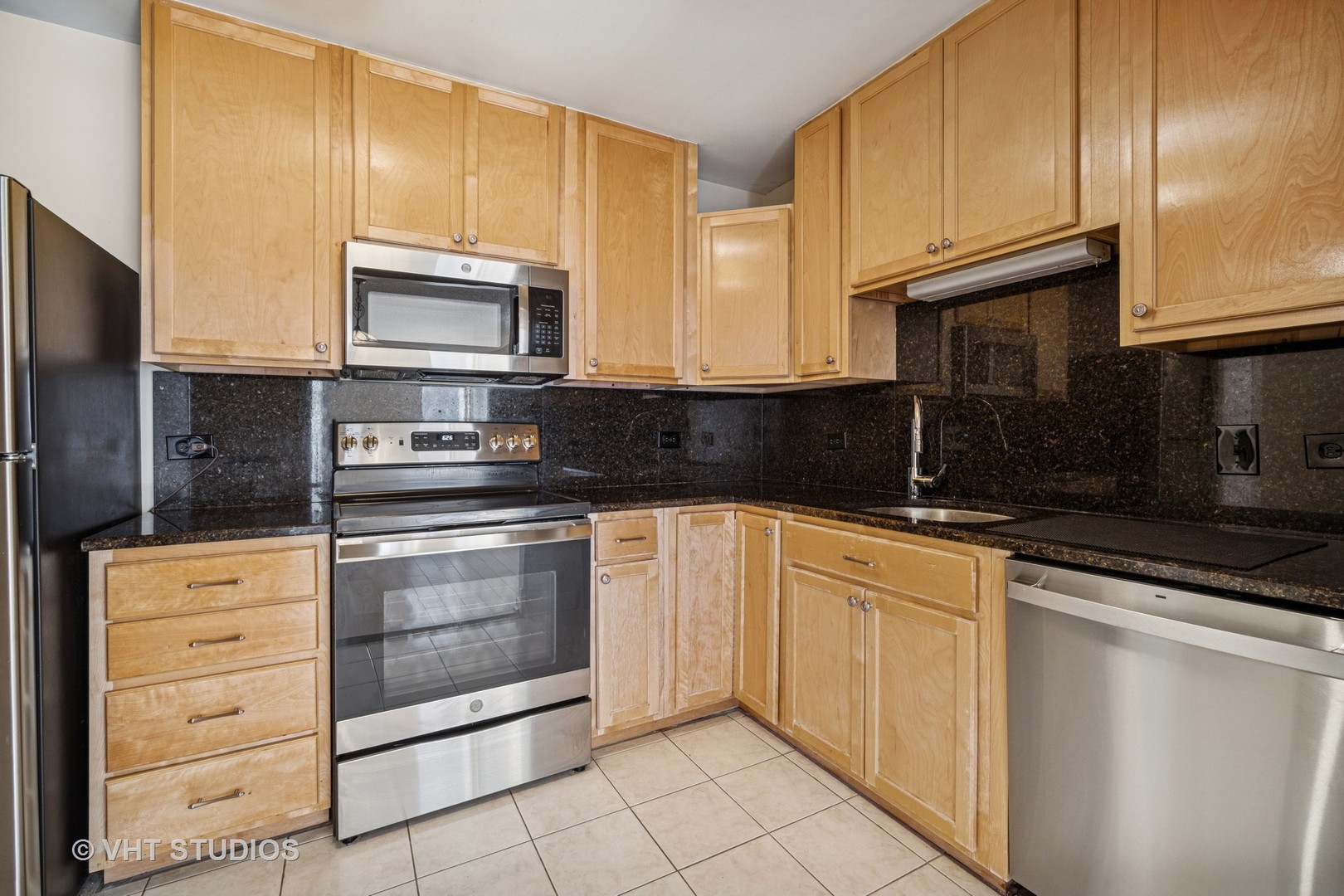 70 W Huron Street Unit: 606