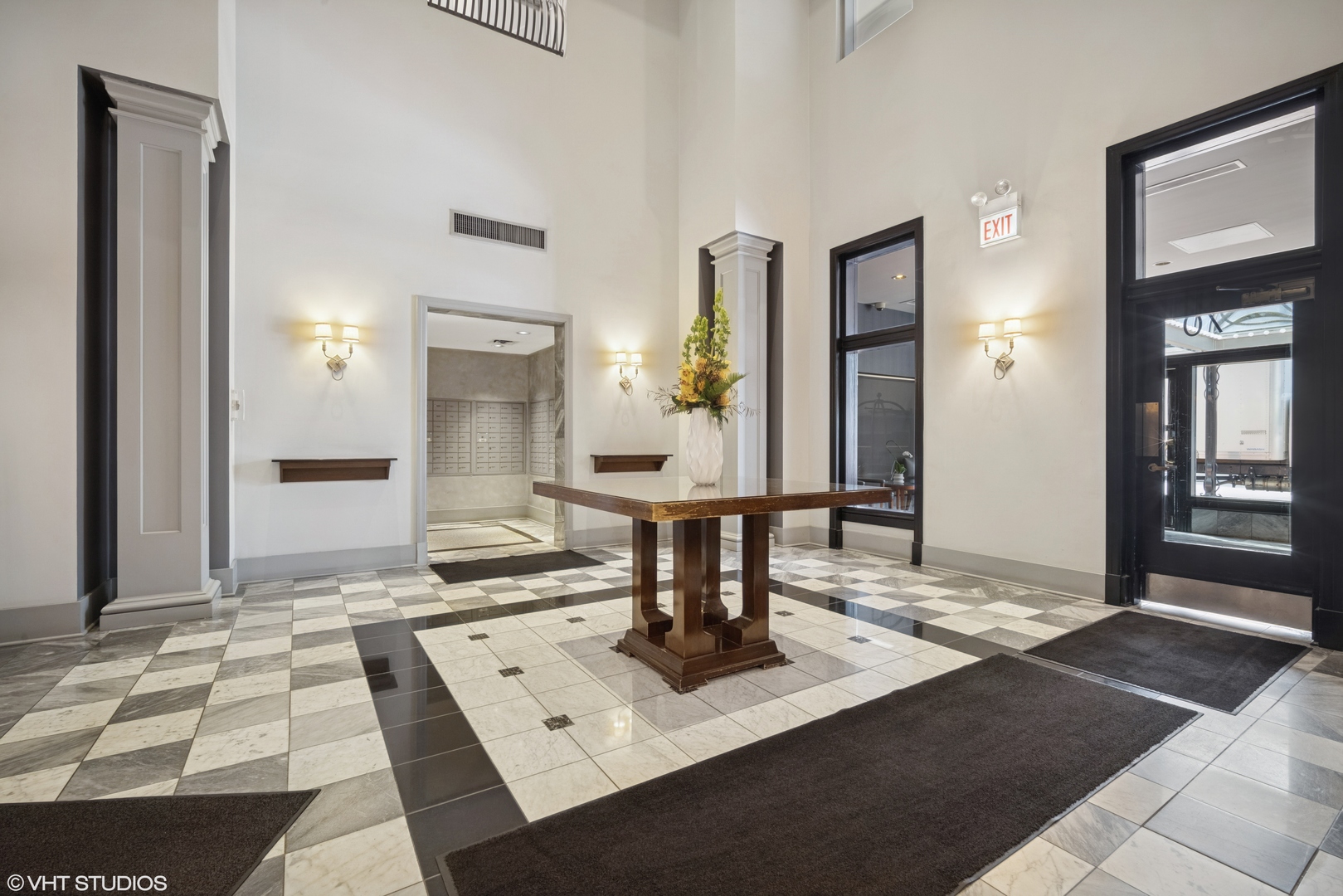 70 W Huron Street Unit: 606