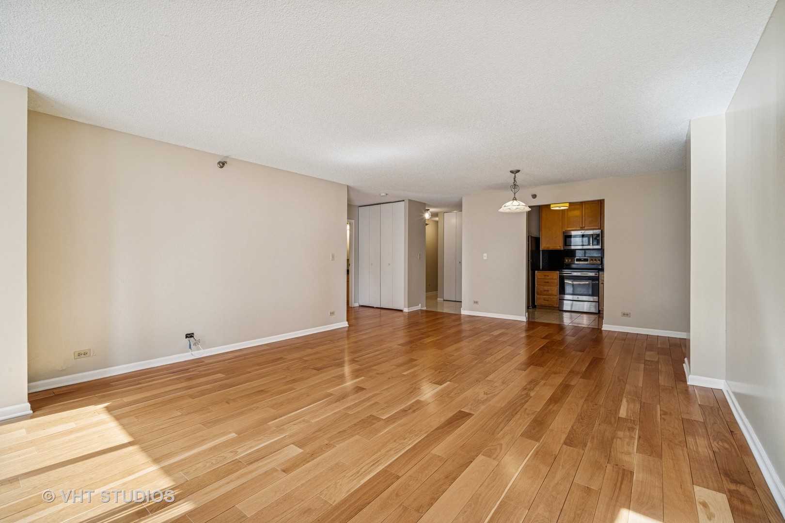 70 W Huron Street Unit: 606