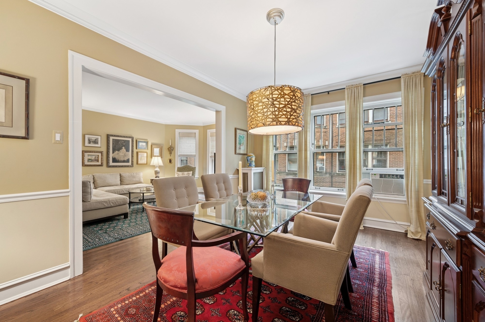 721 Hinman Avenue Unit: 1W