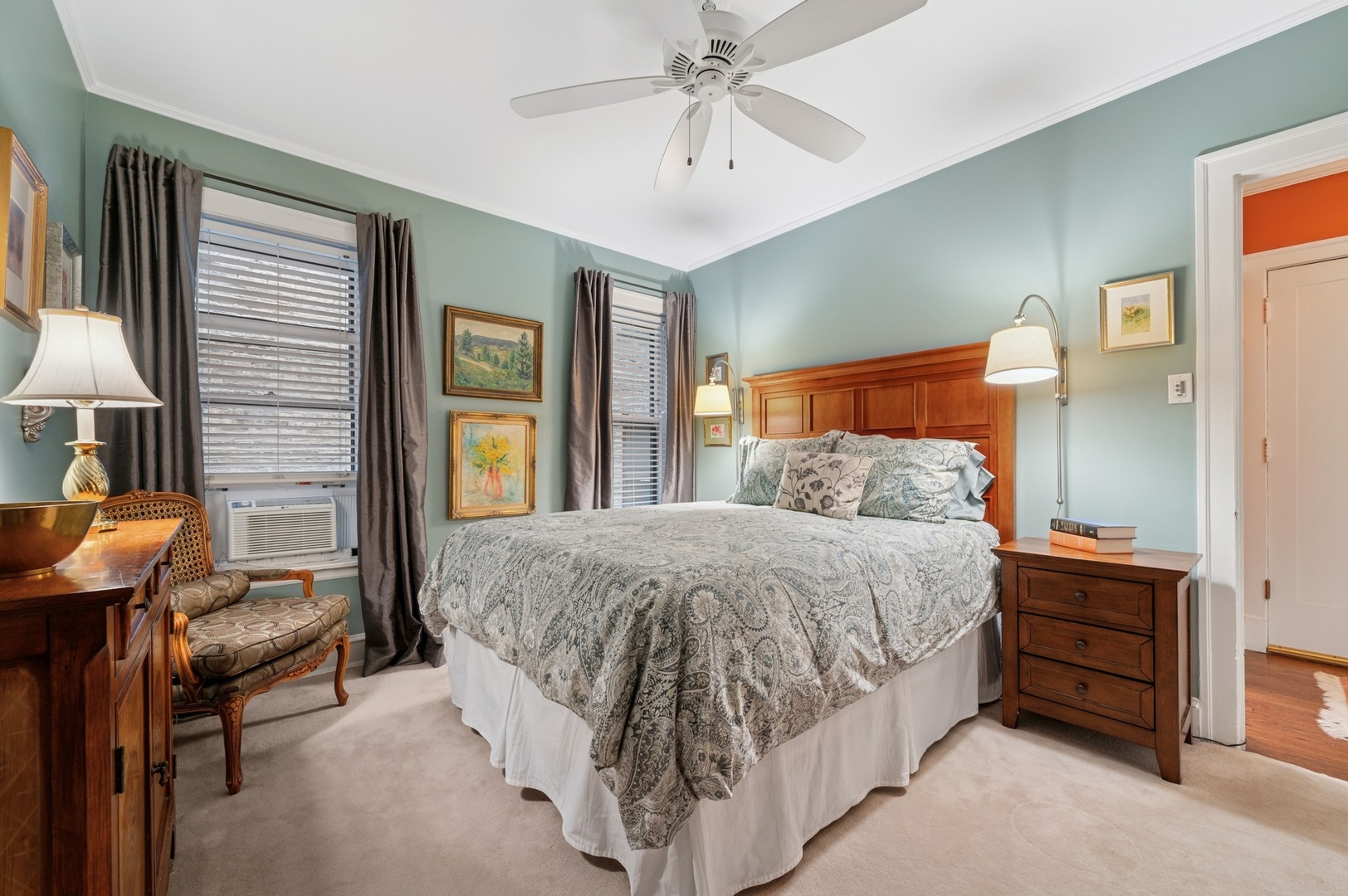 721 Hinman Avenue Unit: 1W