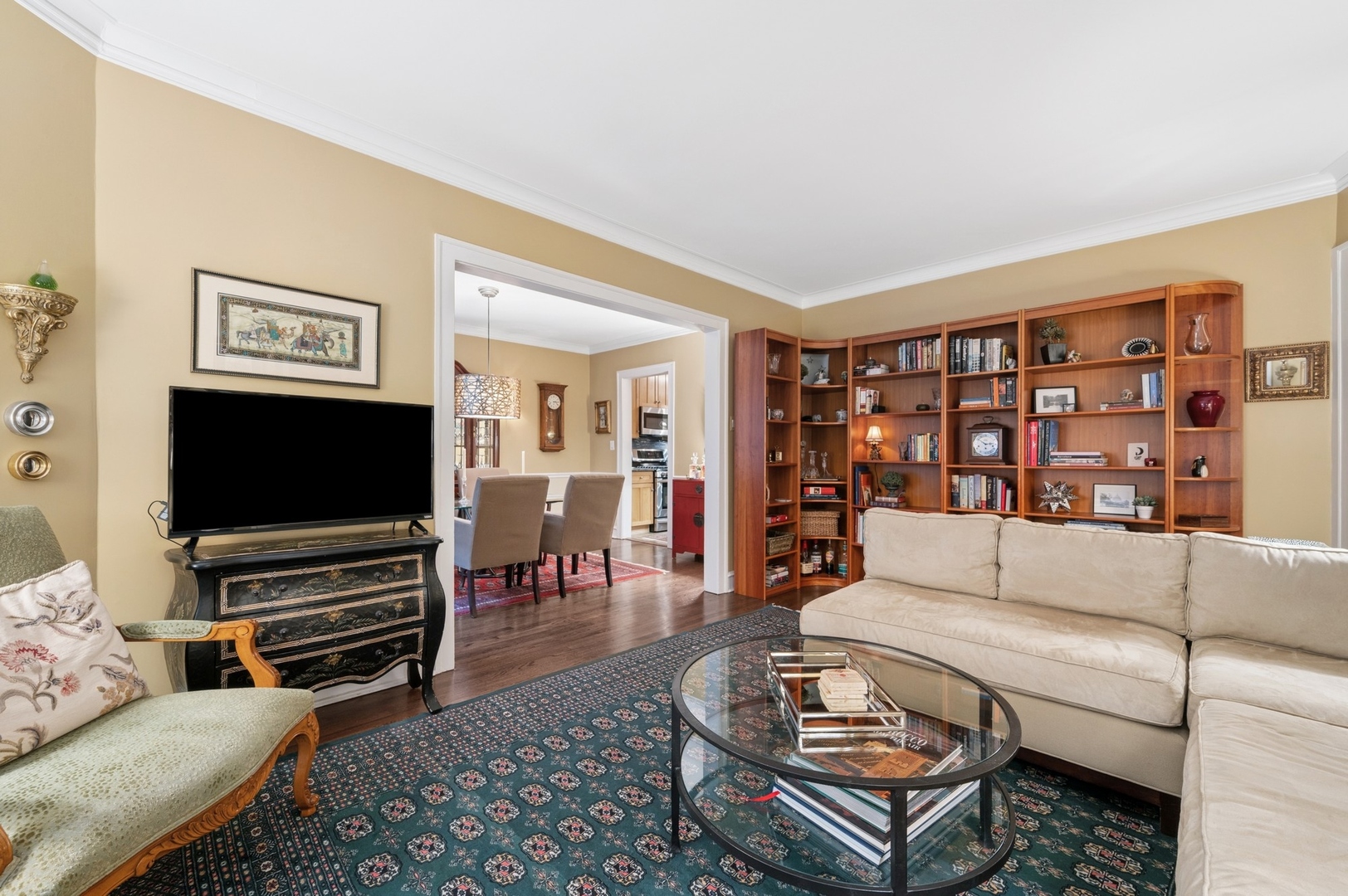 721 Hinman Avenue Unit: 1W