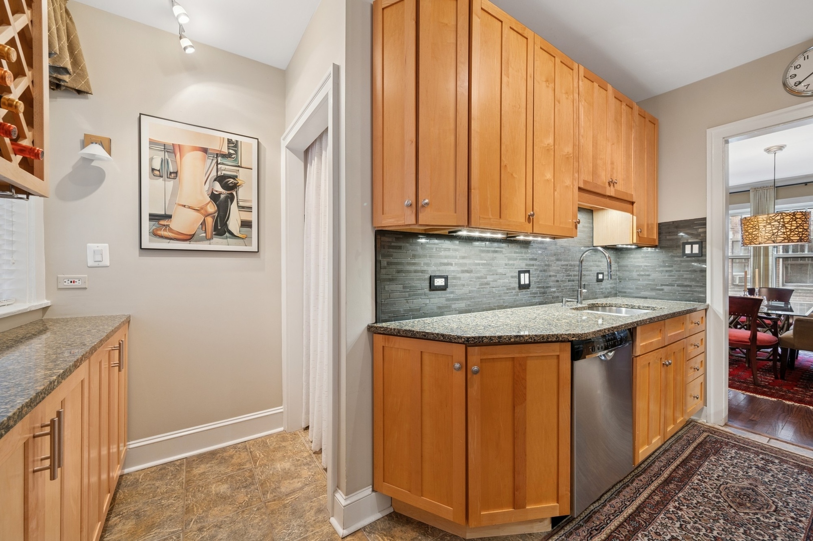 721 Hinman Avenue Unit: 1W