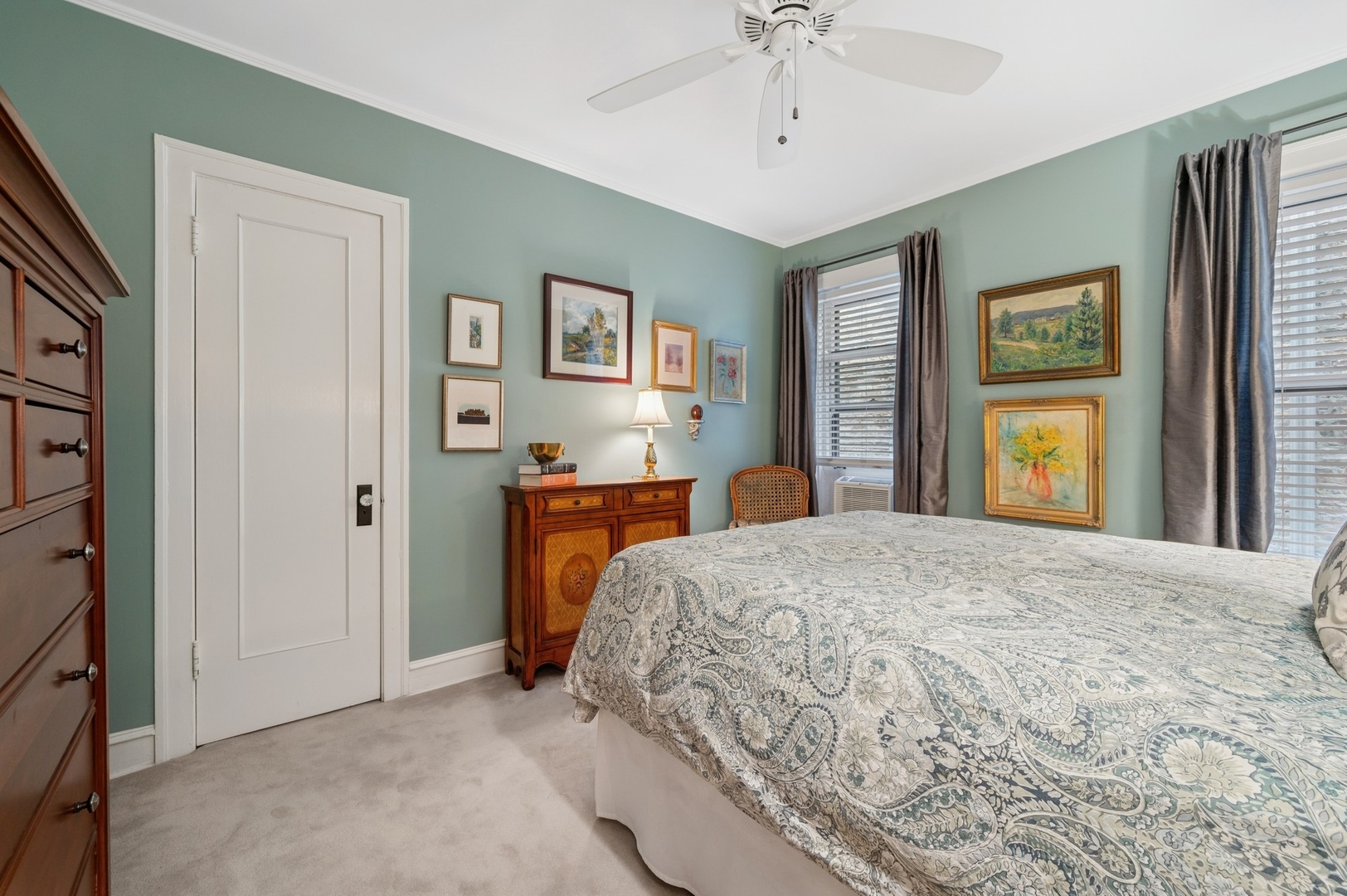 721 Hinman Avenue Unit: 1W