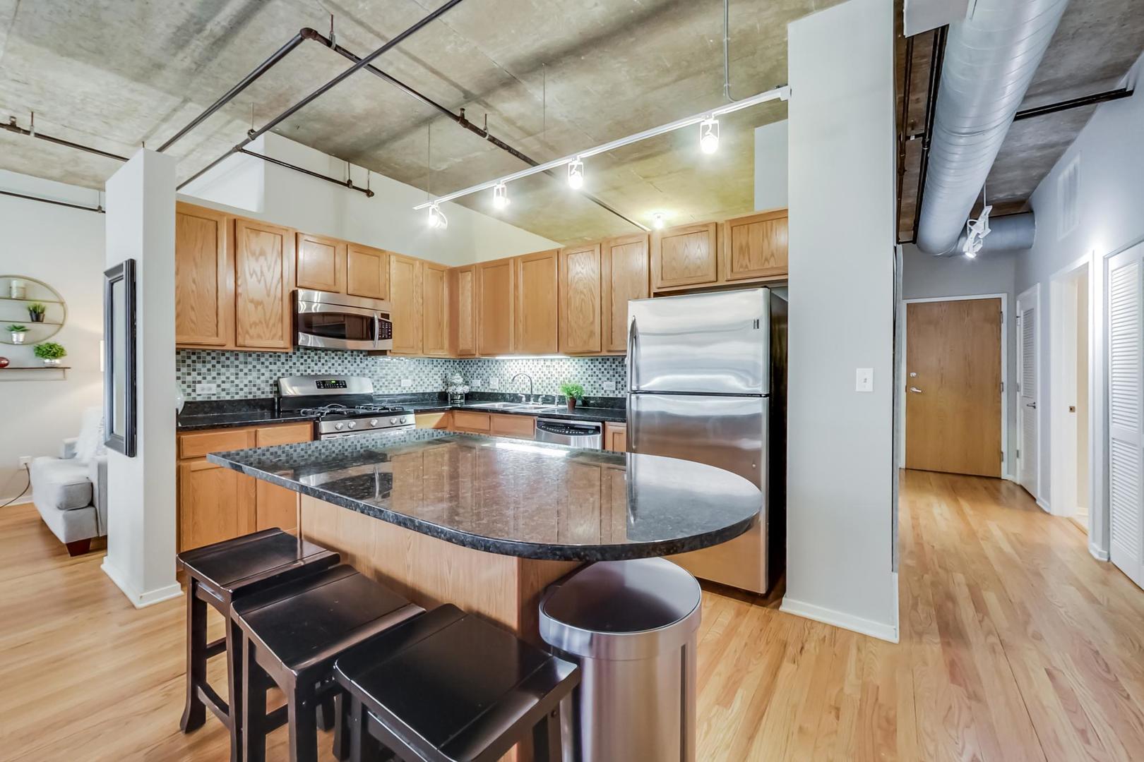 520 S STATE Street Unit: 616