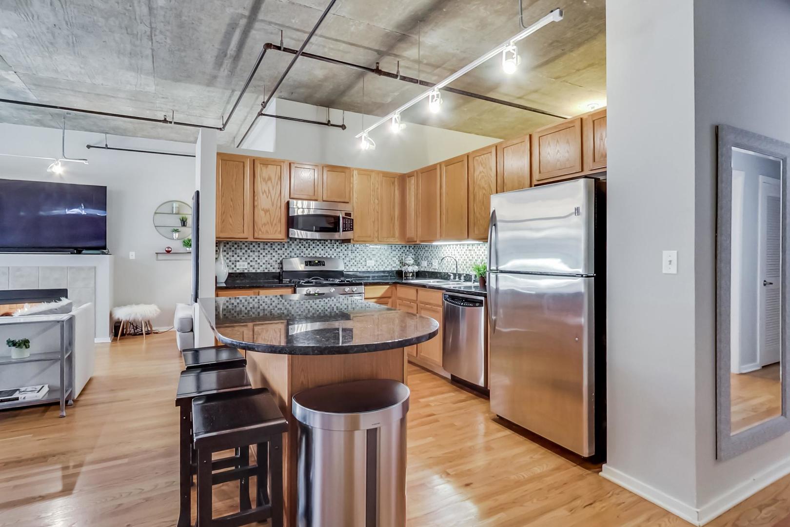 520 S STATE Street Unit: 616