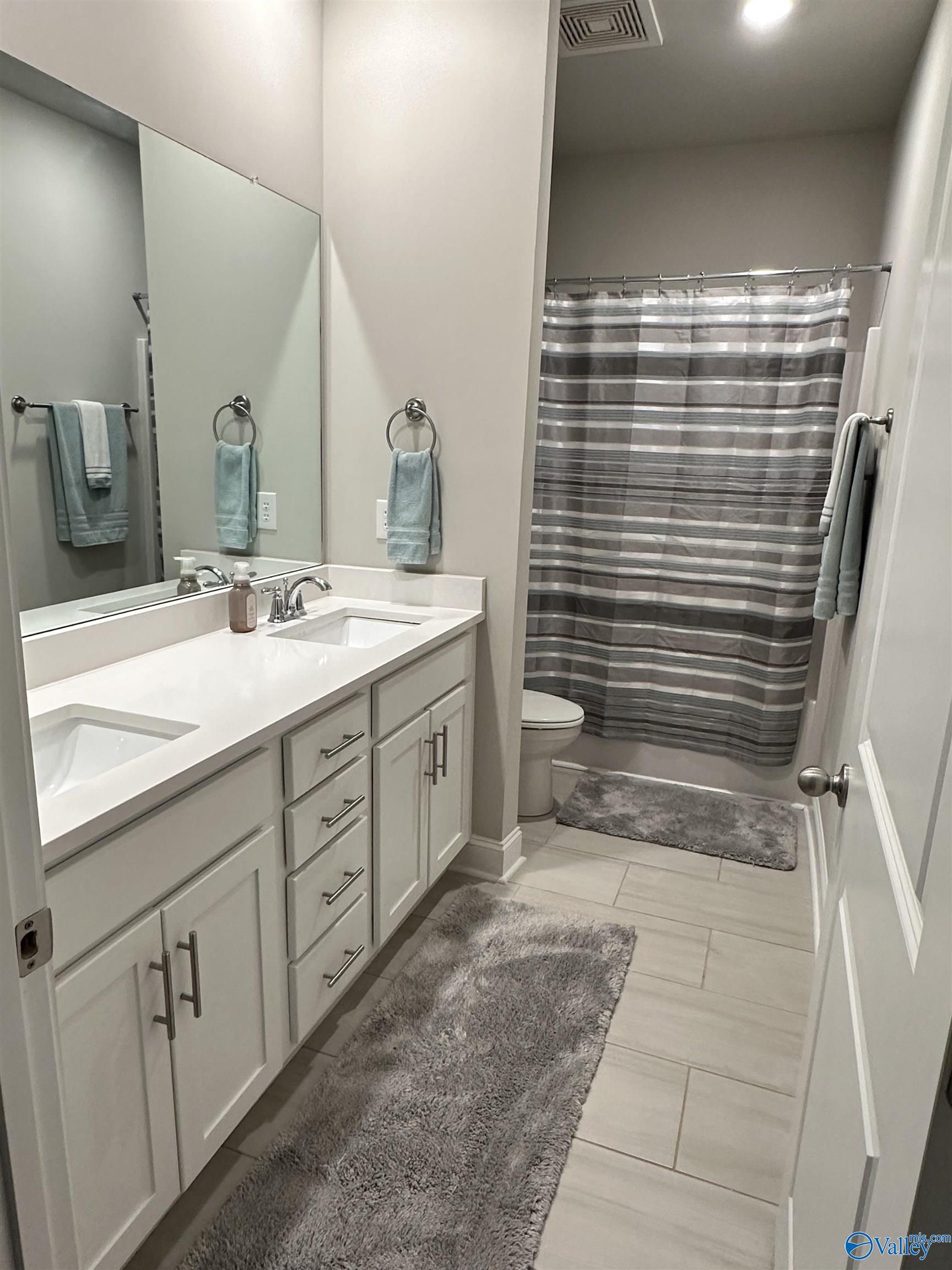 529 W River Landing Blvd W