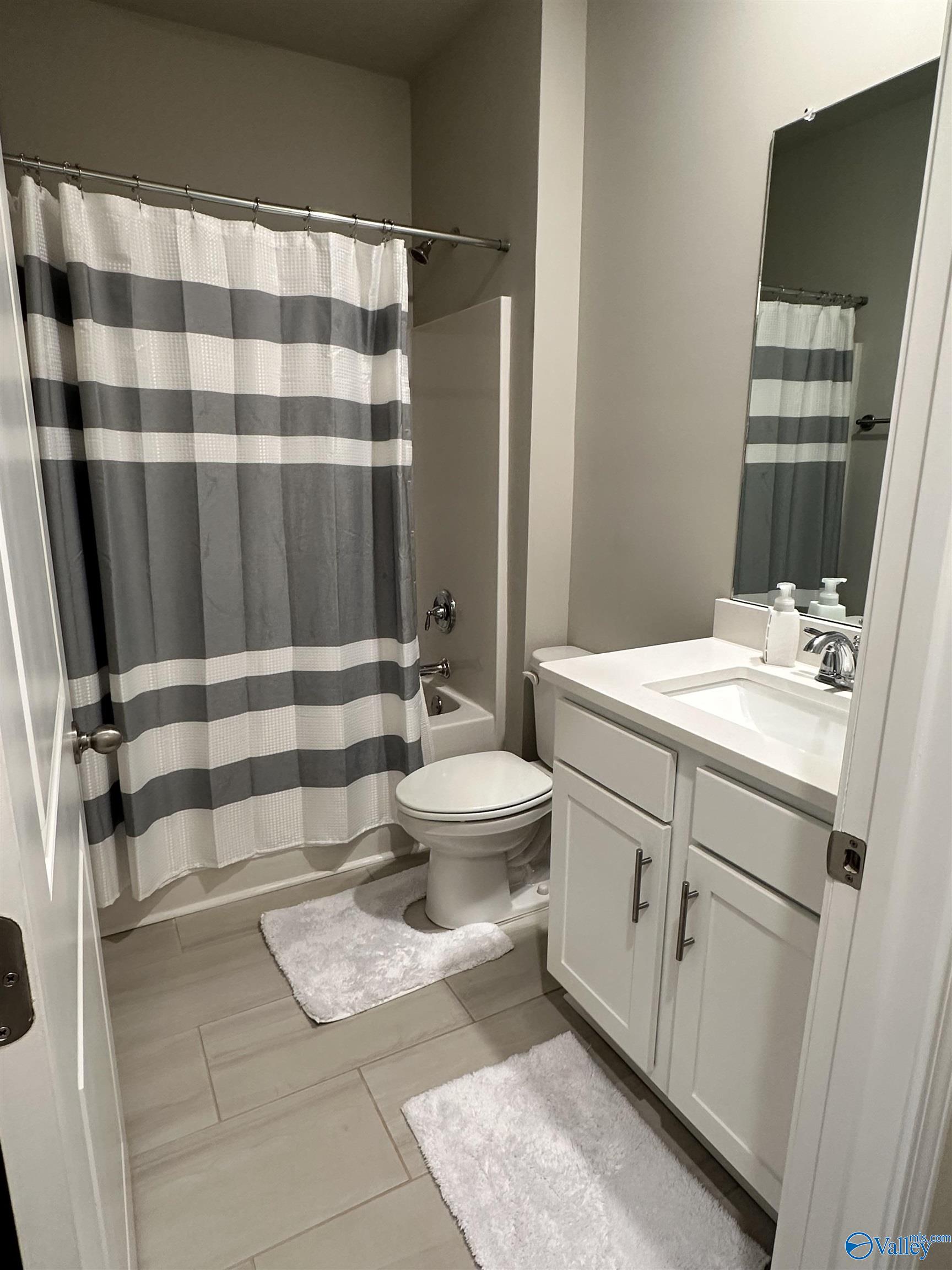 529 W River Landing Blvd W