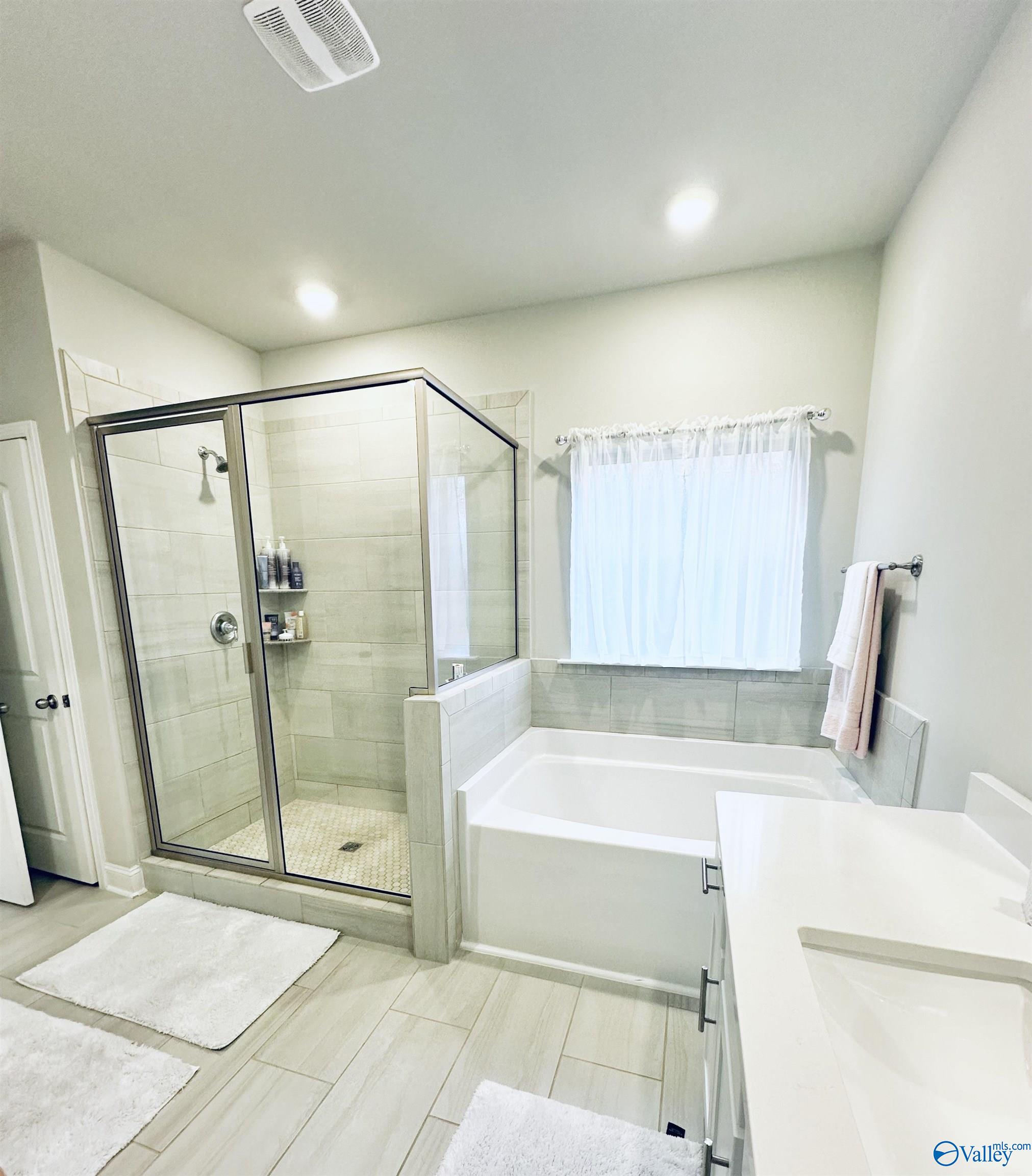 529 W River Landing Blvd W