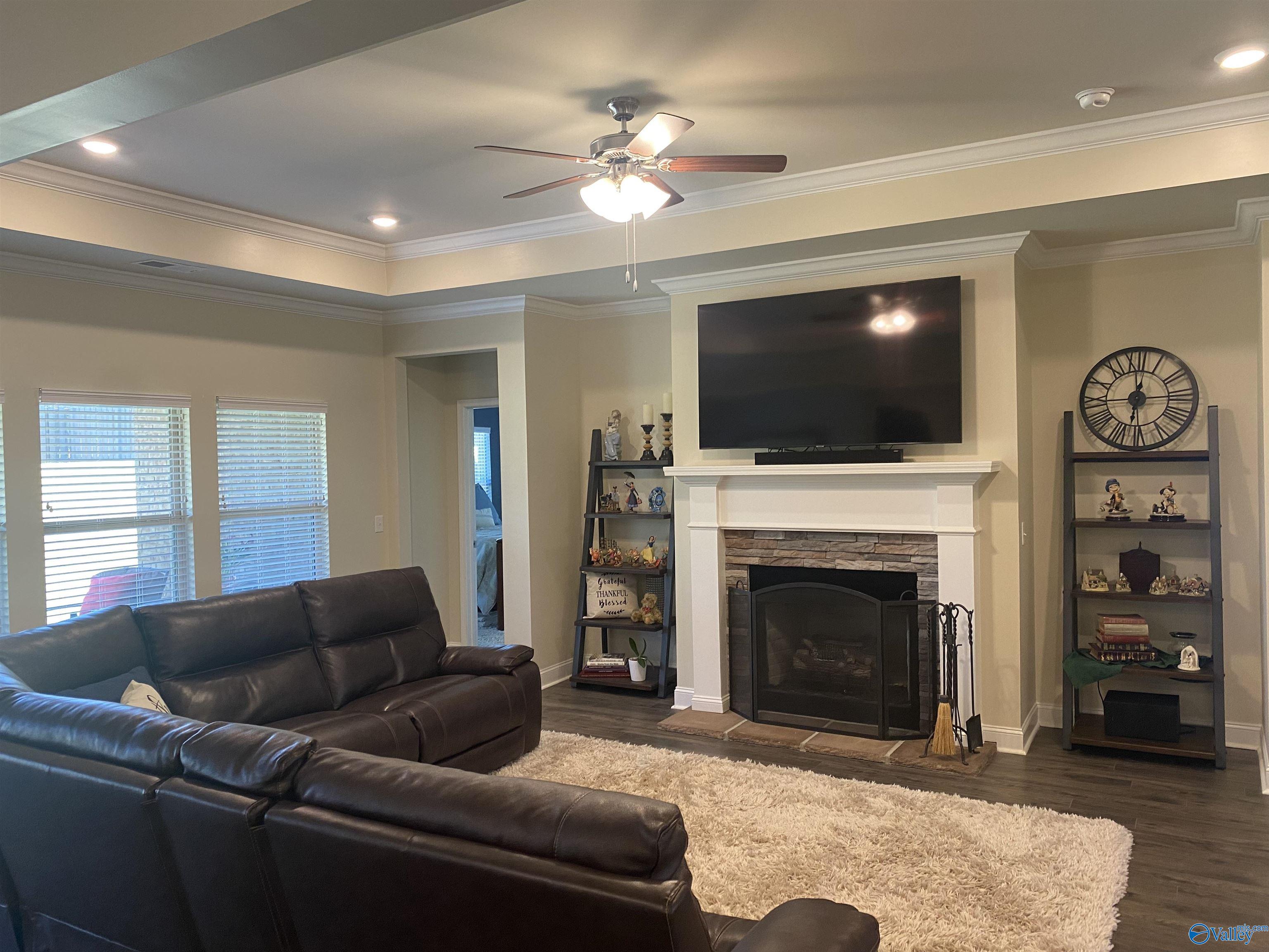 529 W River Landing Blvd W