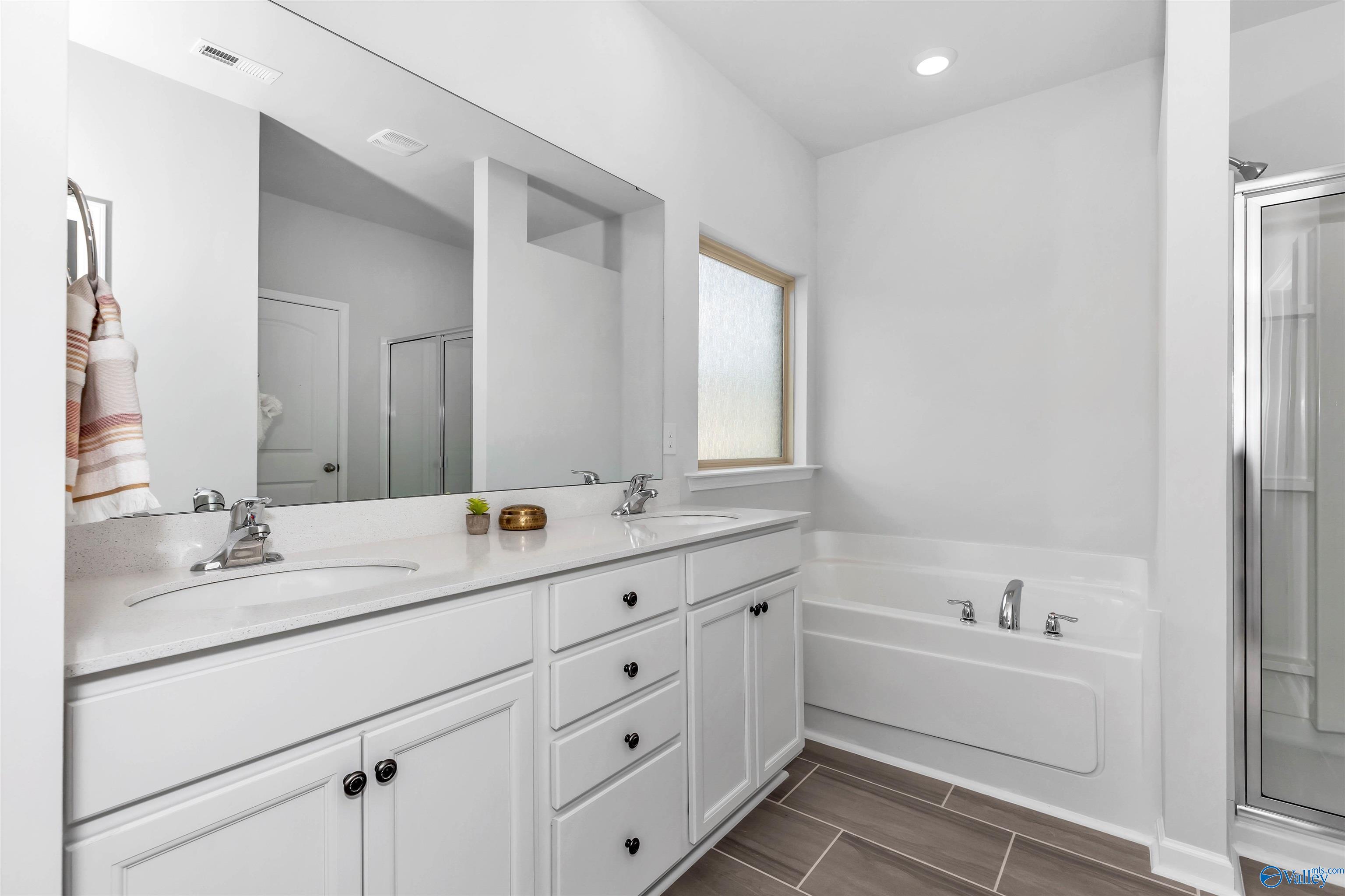 28376 Saddle Springs Drive NW