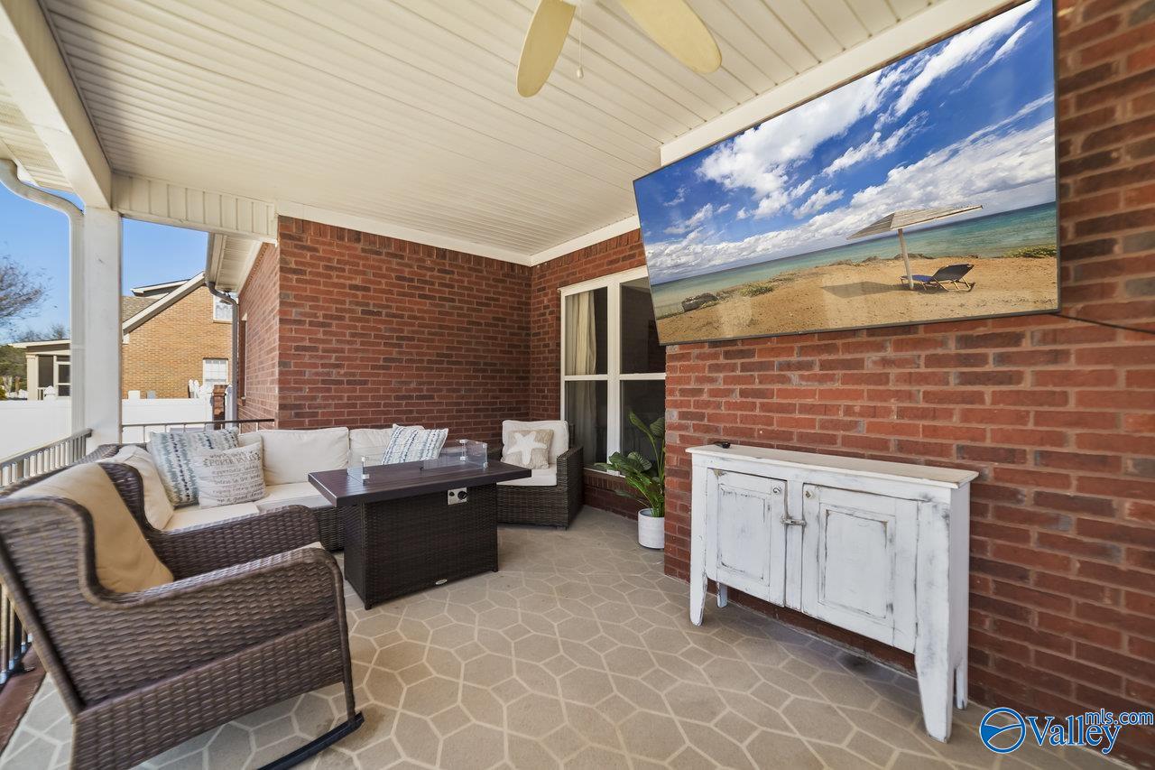 112 Wesly Clark Blvd