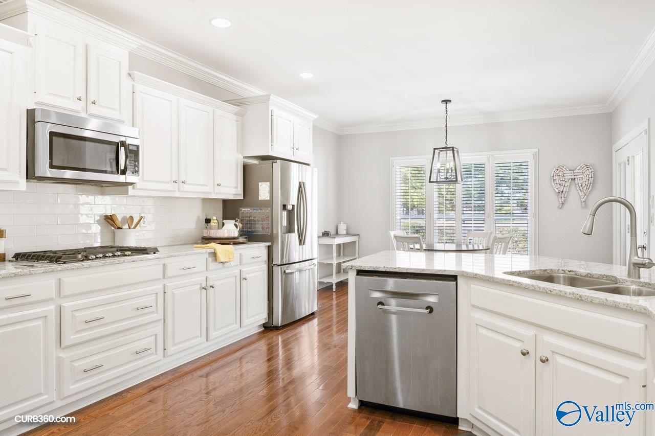 112 Wesly Clark Blvd