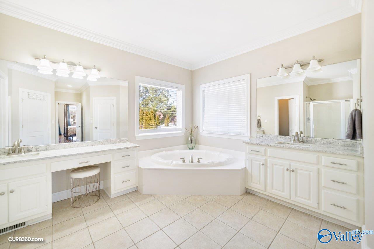 112 Wesly Clark Blvd