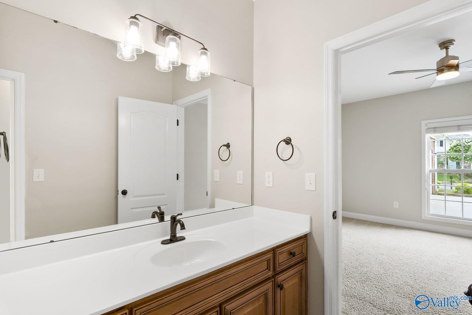 3202 Sandstone Street SE