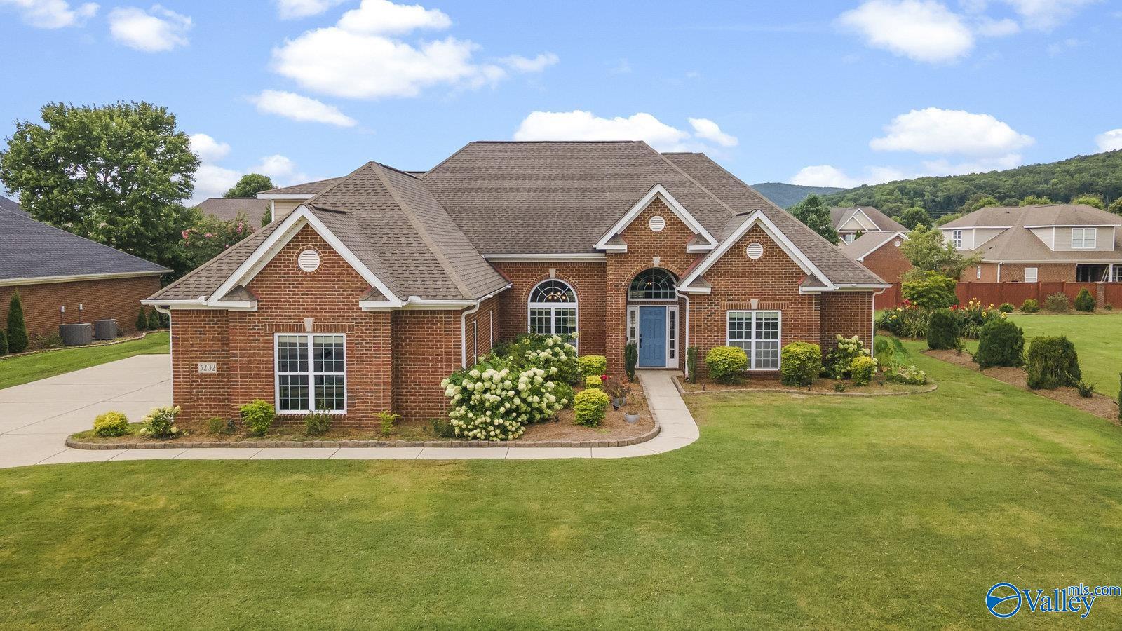 3202 Sandstone Street SE