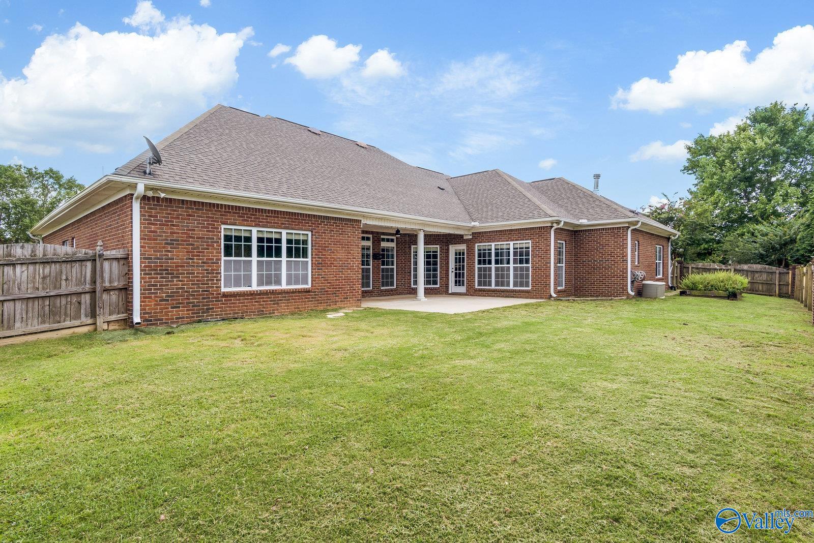 3202 Sandstone Street SE