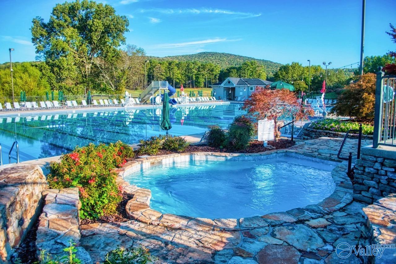 3202 Sandstone Street SE