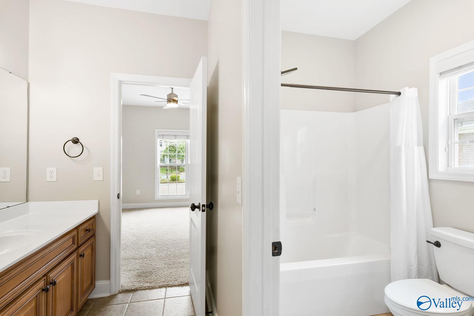 3202 Sandstone Street SE