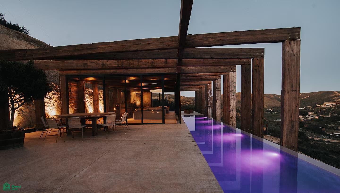 Casa Uno Cuatro Cuatros