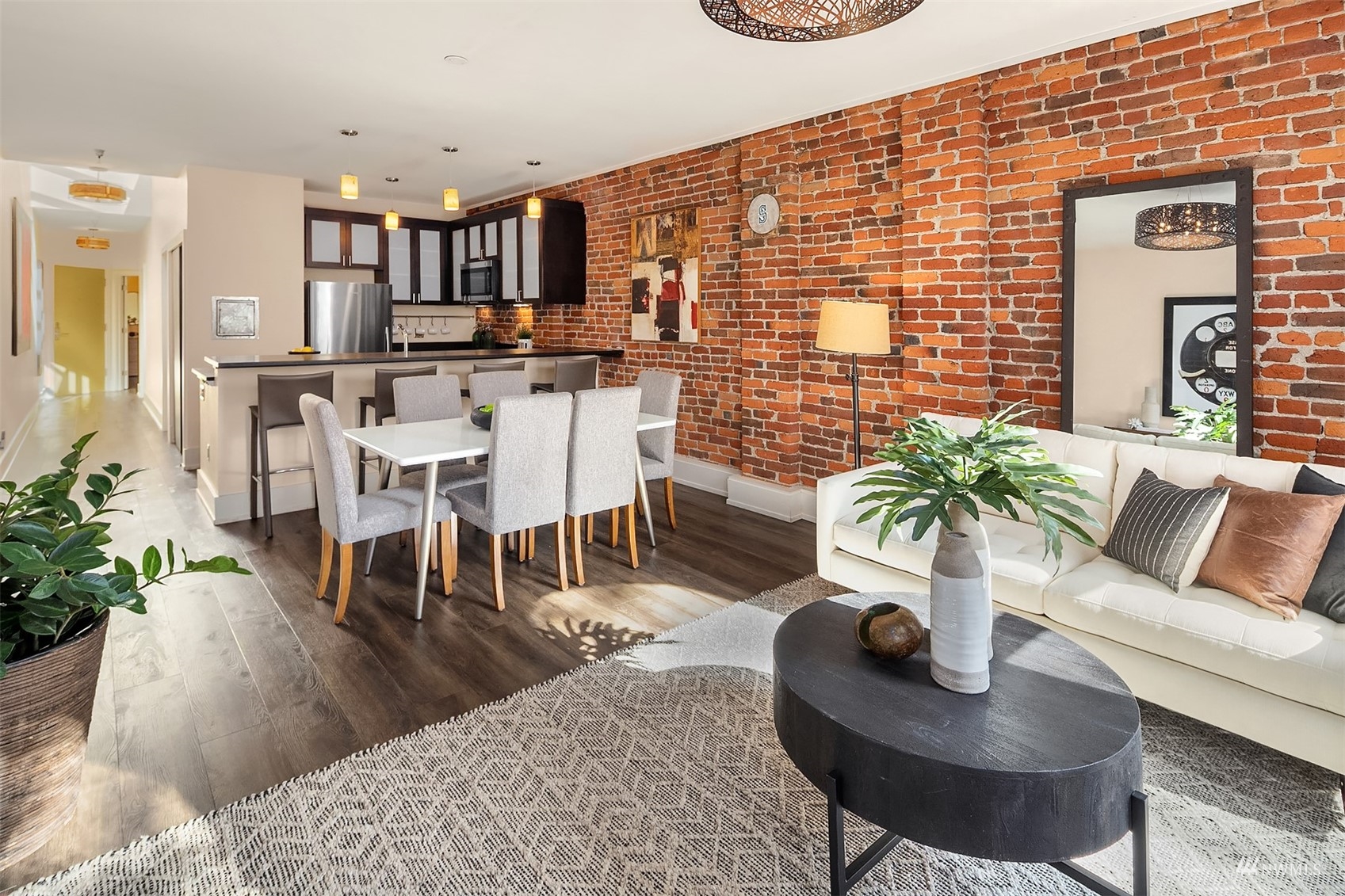 312 1st Avenue S Unit: 5