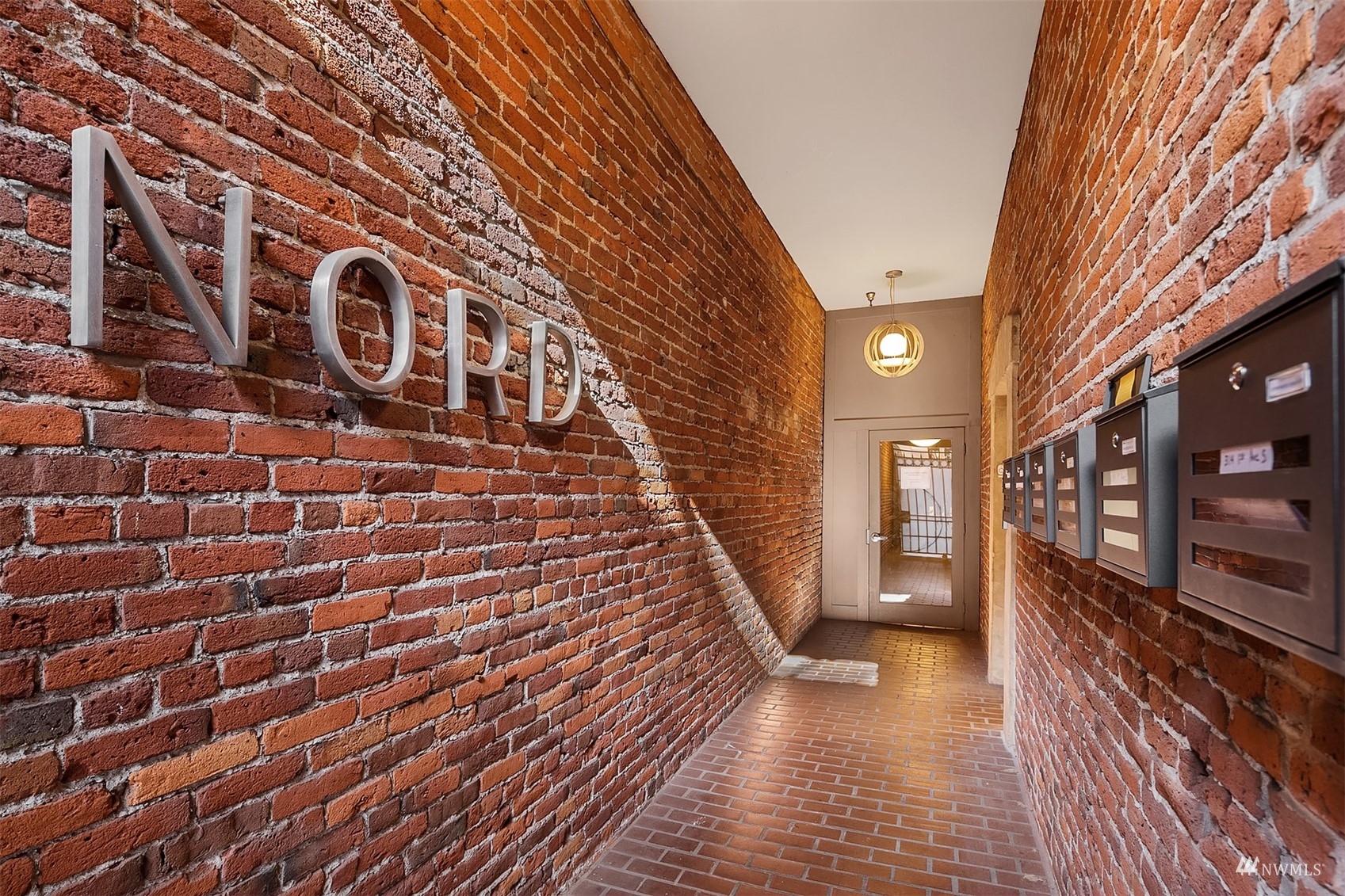 312 1st Avenue S Unit: 5