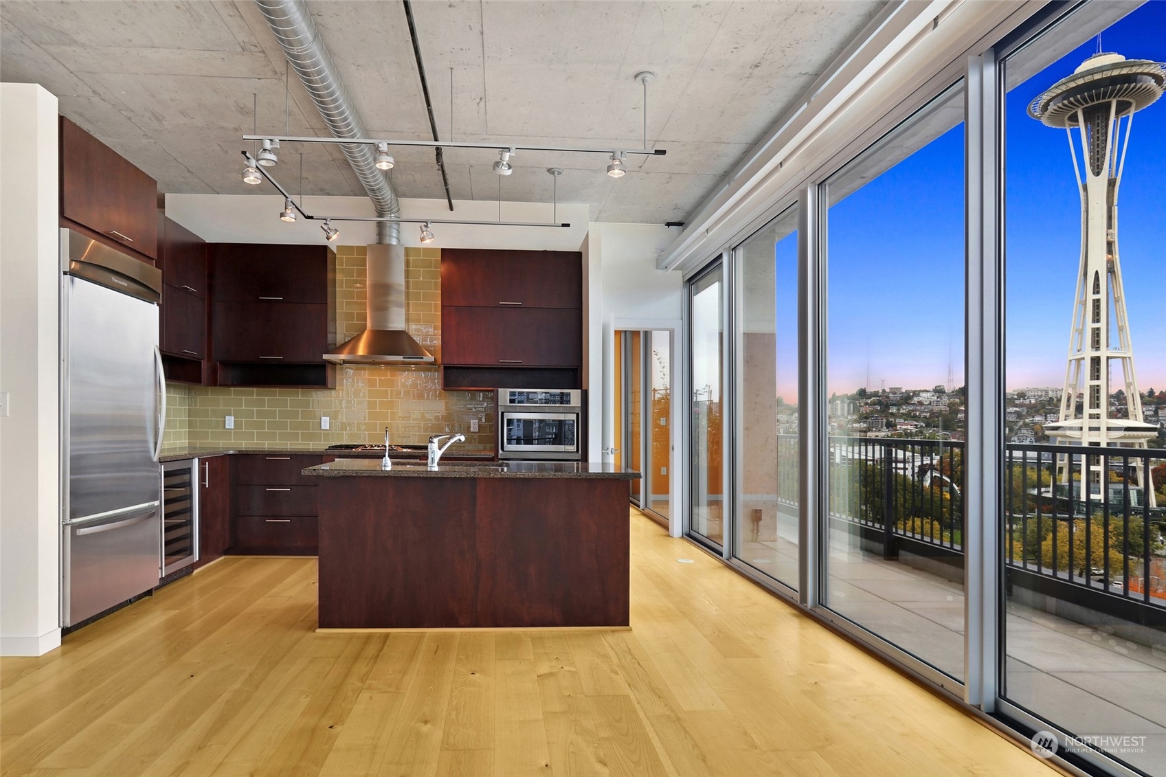 2720 3rd Avenue Unit: PH 4