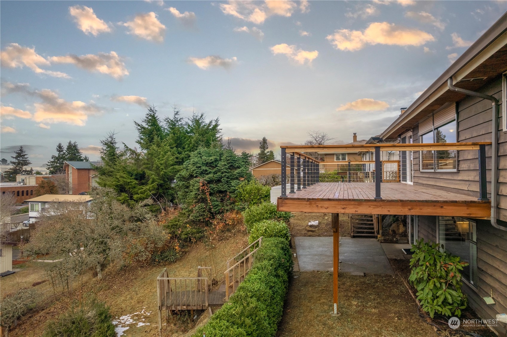 905 Lynnwood Avenue NE